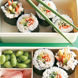 Rollos de sushi vegetariano