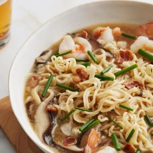 Fideos Ramen De Camarón Con Tocino