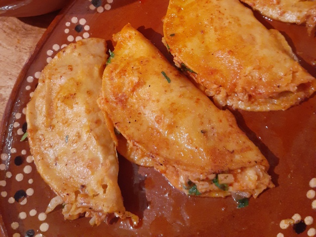 Quesadillas De Birria De Cerdo