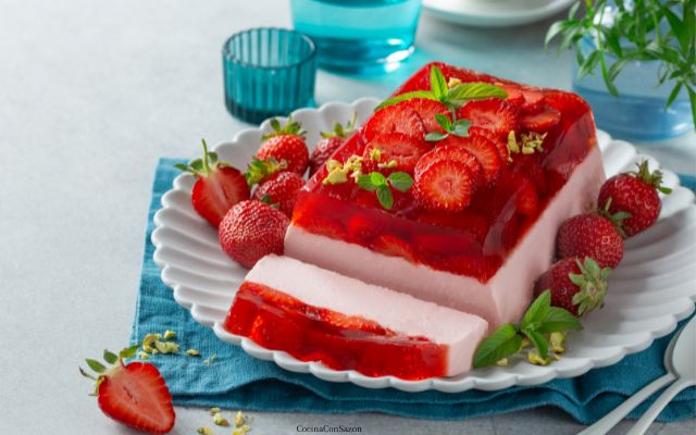 Gelatina De Fresa Con Leche