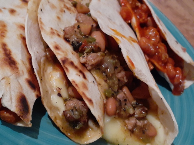 Deliciosas Quesadillas De Arriero Verde Y Rojo