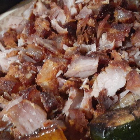 Parrillada de Carne Asada Y Carnitas De Cerdo Con Cueritos