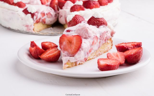 Pastel De Fresas Con Crema Y Queso