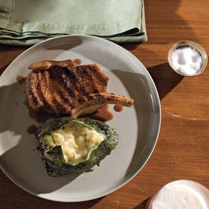 Chuleta De Cerdo Con Chile RellenoChuleta De Cerdo Con Chile Relleno
