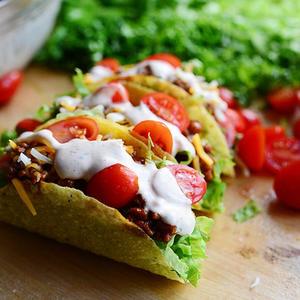 Tacos De Ensalada Con Aderezo Rach